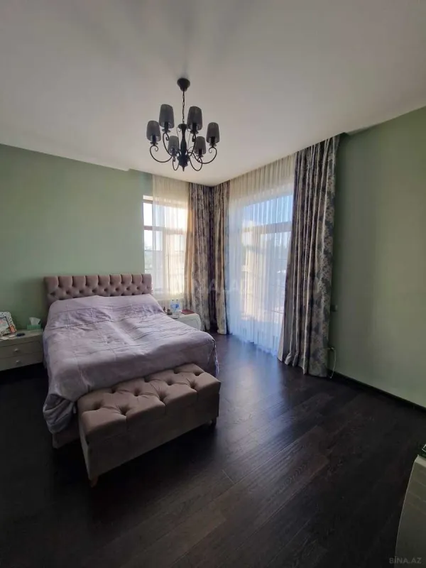 Satılır 4 otaqlı həyət evi 280 m²