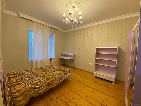 Satılır 7 otaqlı həyət evi 300 m²