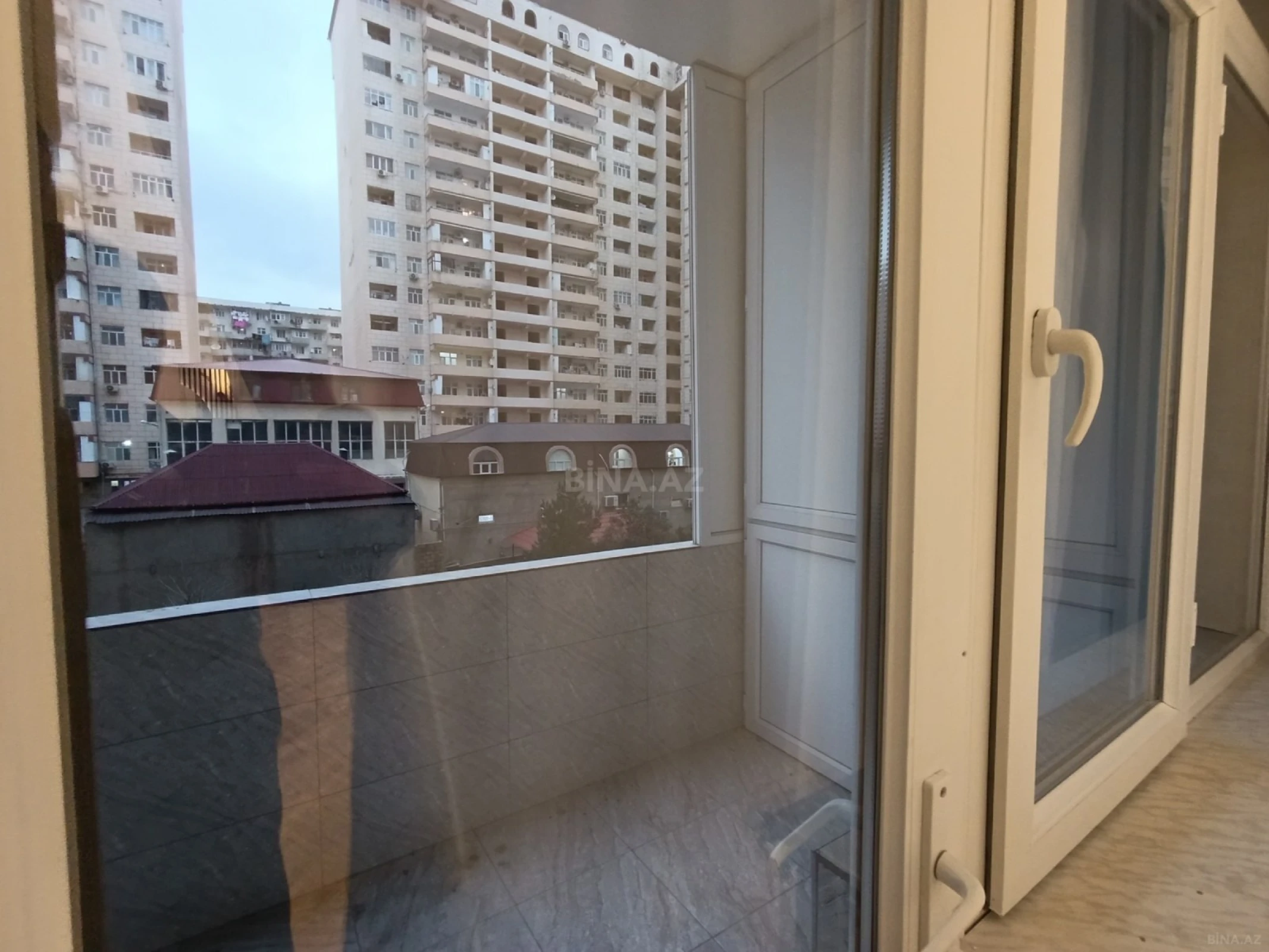 Satılır 2 otaqlı mənzil 88 m²