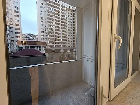 Satılır 2 otaqlı mənzil 88 m²