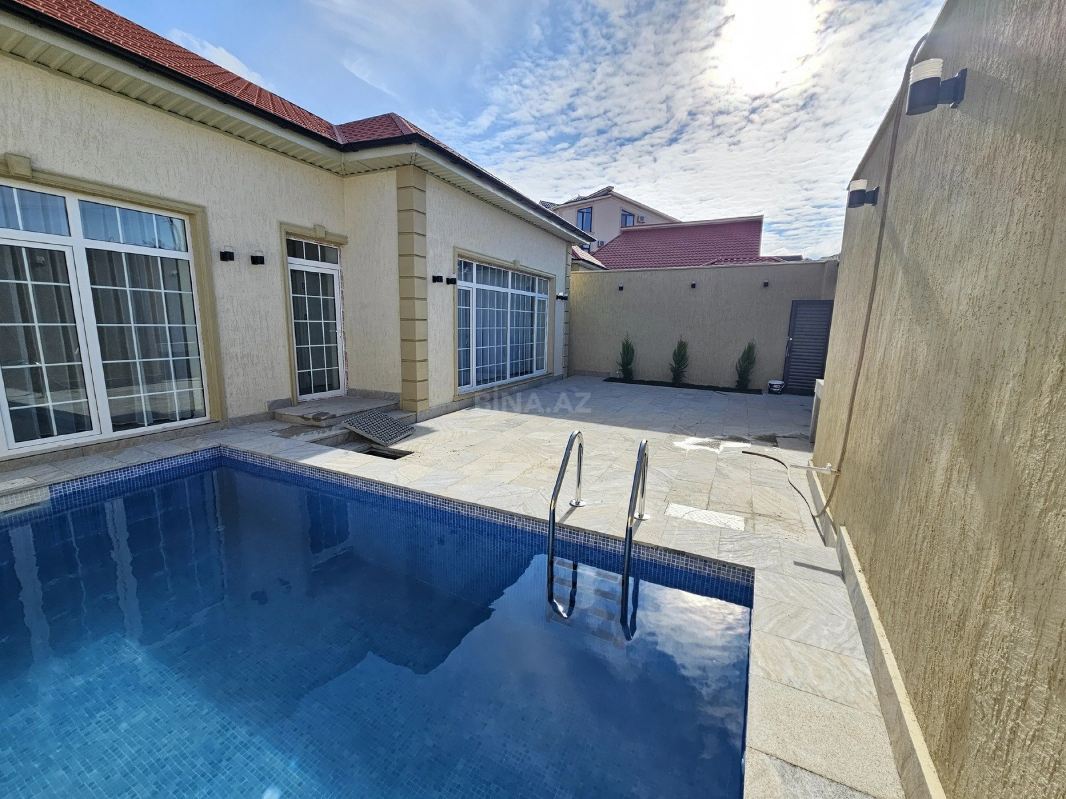 Satılır 4 otaqlı həyət evi 130 m²