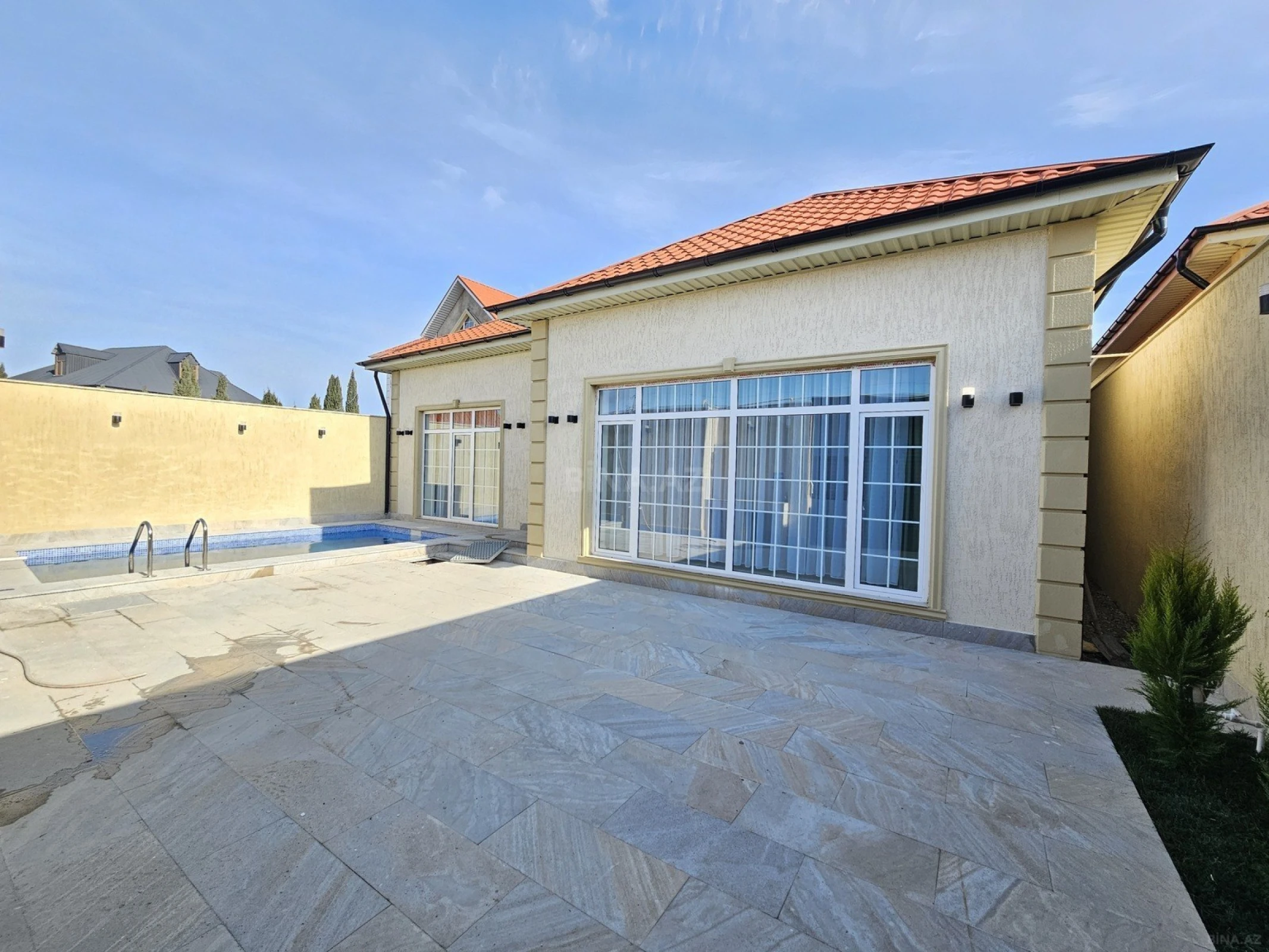 Satılır 4 otaqlı həyət evi 130 m²