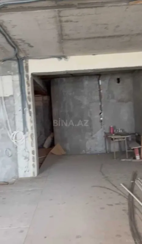 Satılır 4 otaqlı mənzil 182 m²