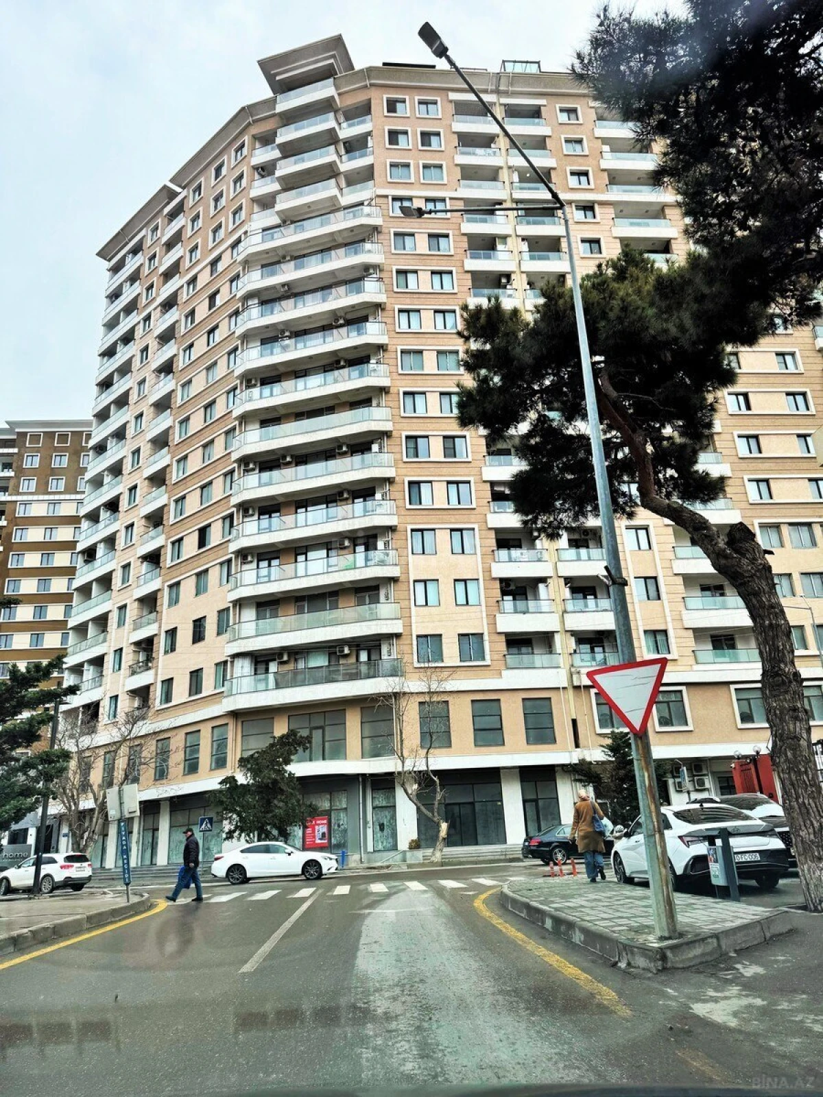 Satılır 3 otaqlı mənzil 84 m²