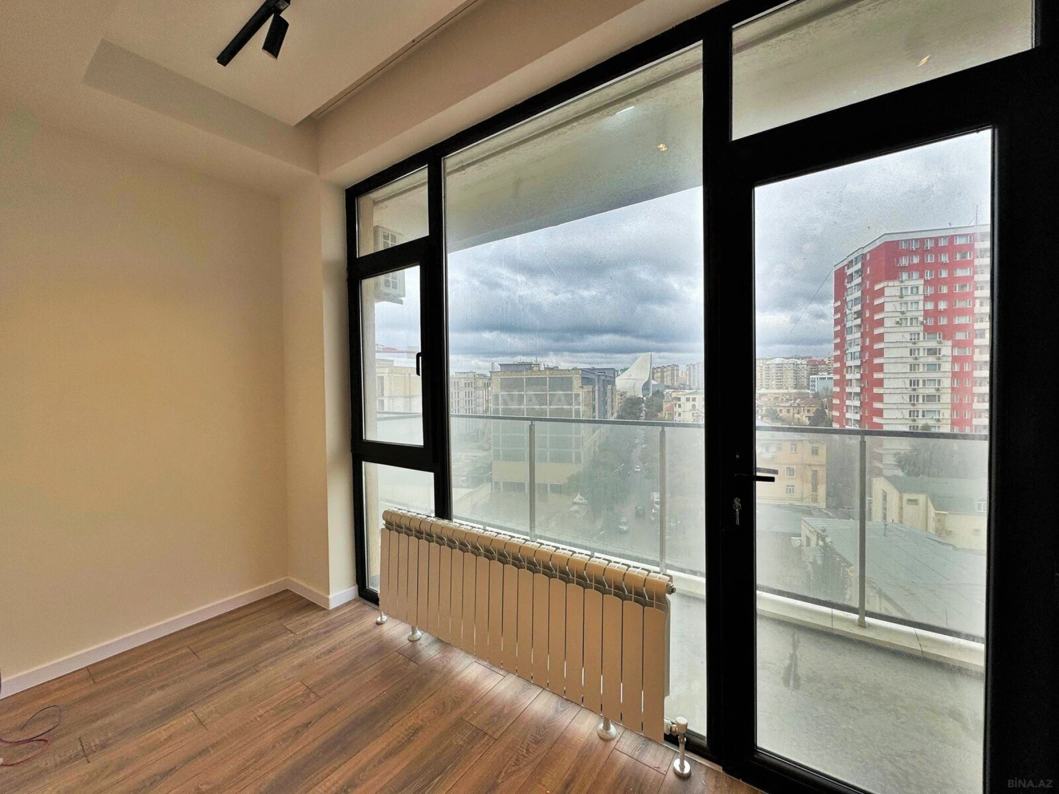 Satılır 3 otaqlı mənzil 84 m²
