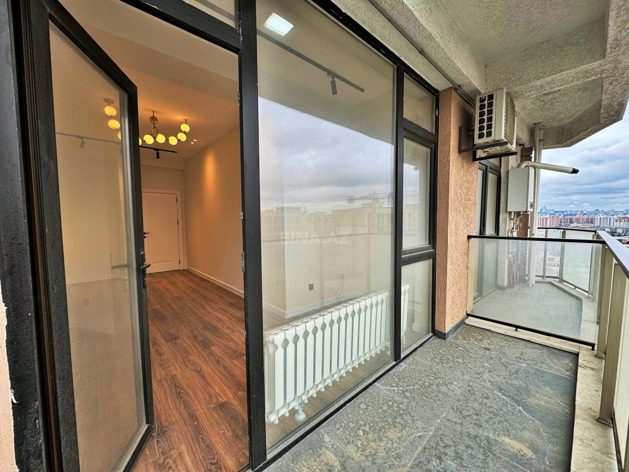 Satılır 3 otaqlı mənzil 84 m²