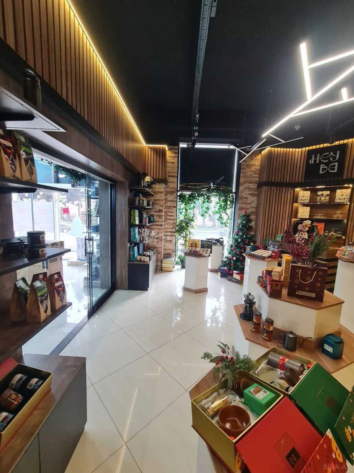 Satılır obyekt 1250 m²