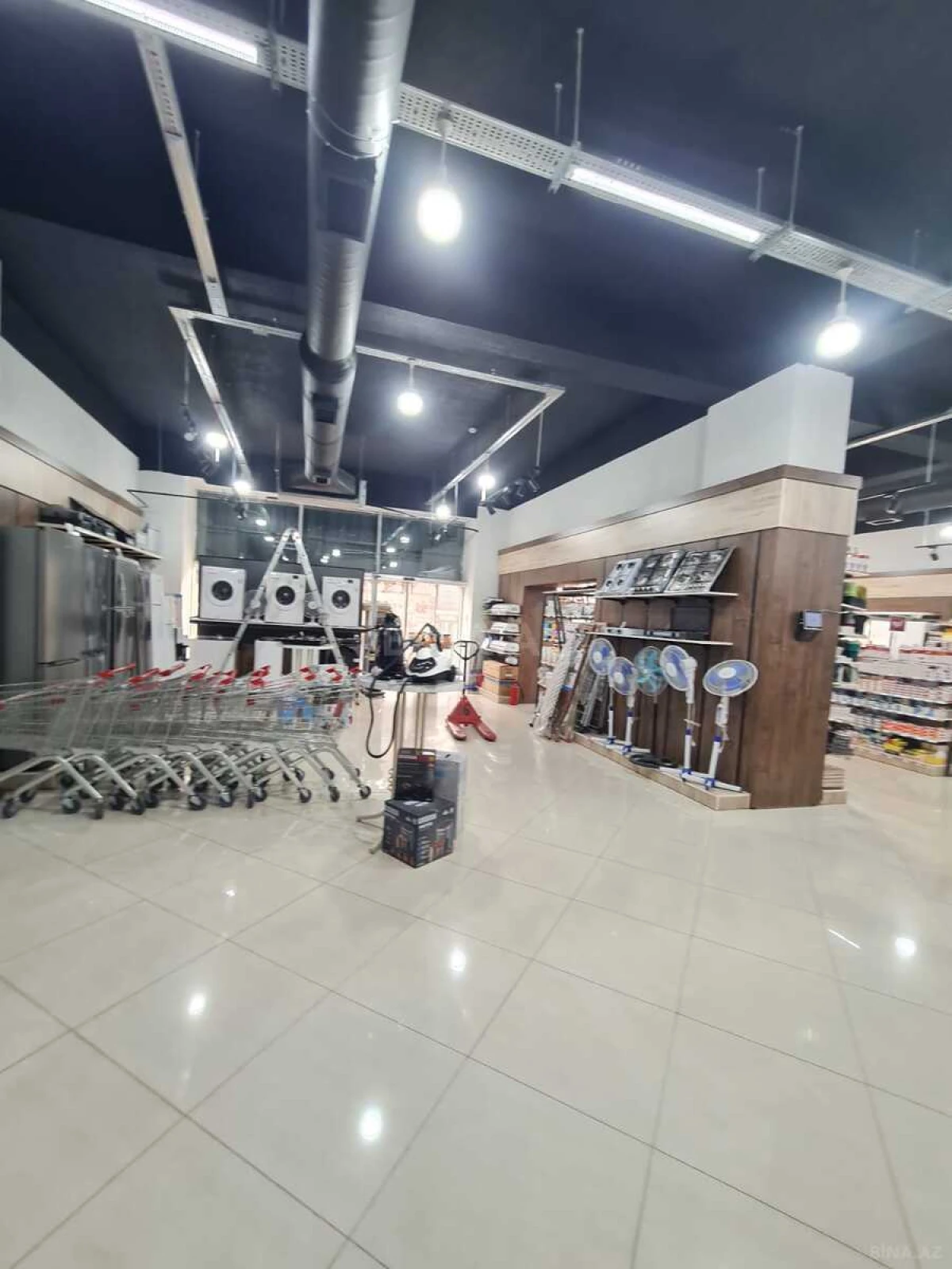 Satılır obyekt 1250 m²