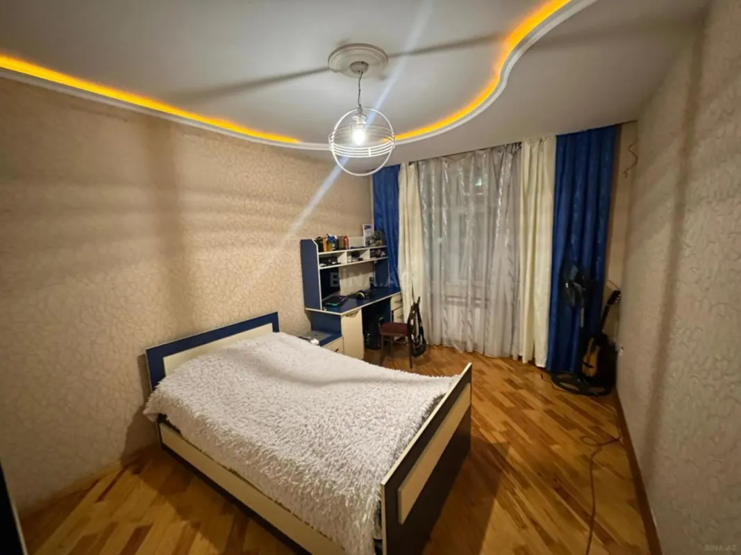 Satılır 5 otaqlı mənzil 100 m²