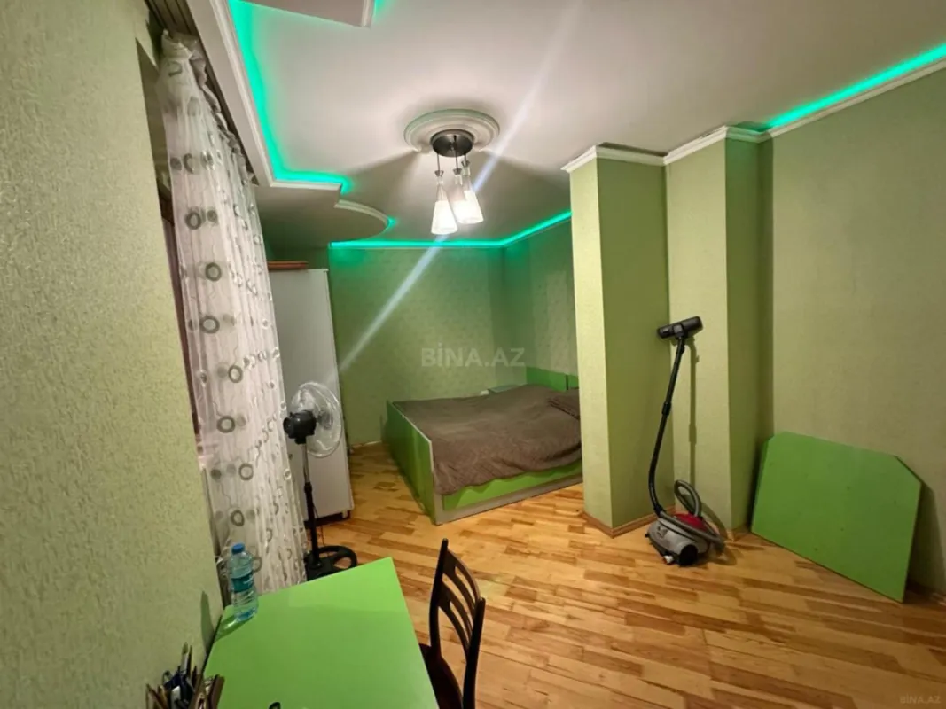 Satılır 5 otaqlı mənzil 100 m²
