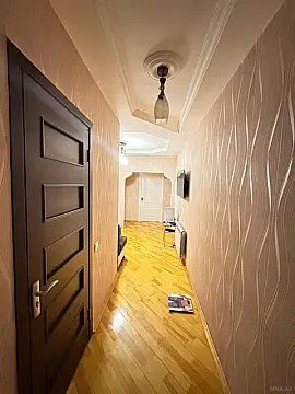 Satılır 5 otaqlı mənzil 100 m²