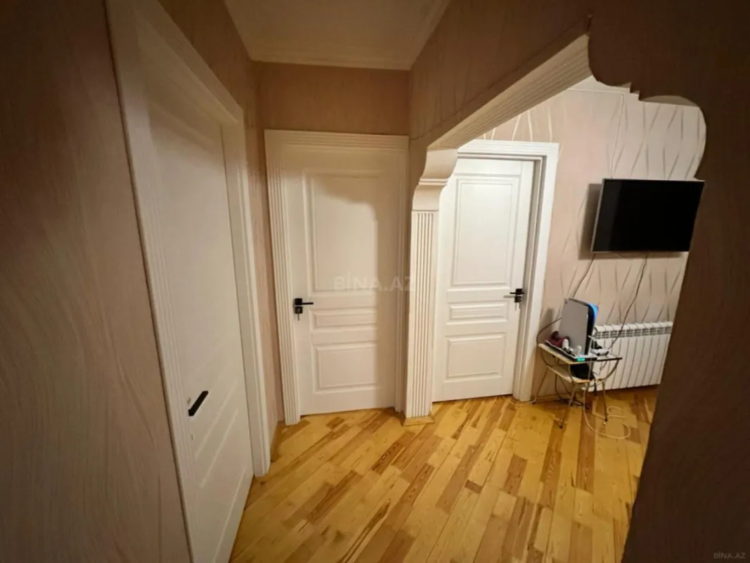 Satılır 5 otaqlı mənzil 100 m²