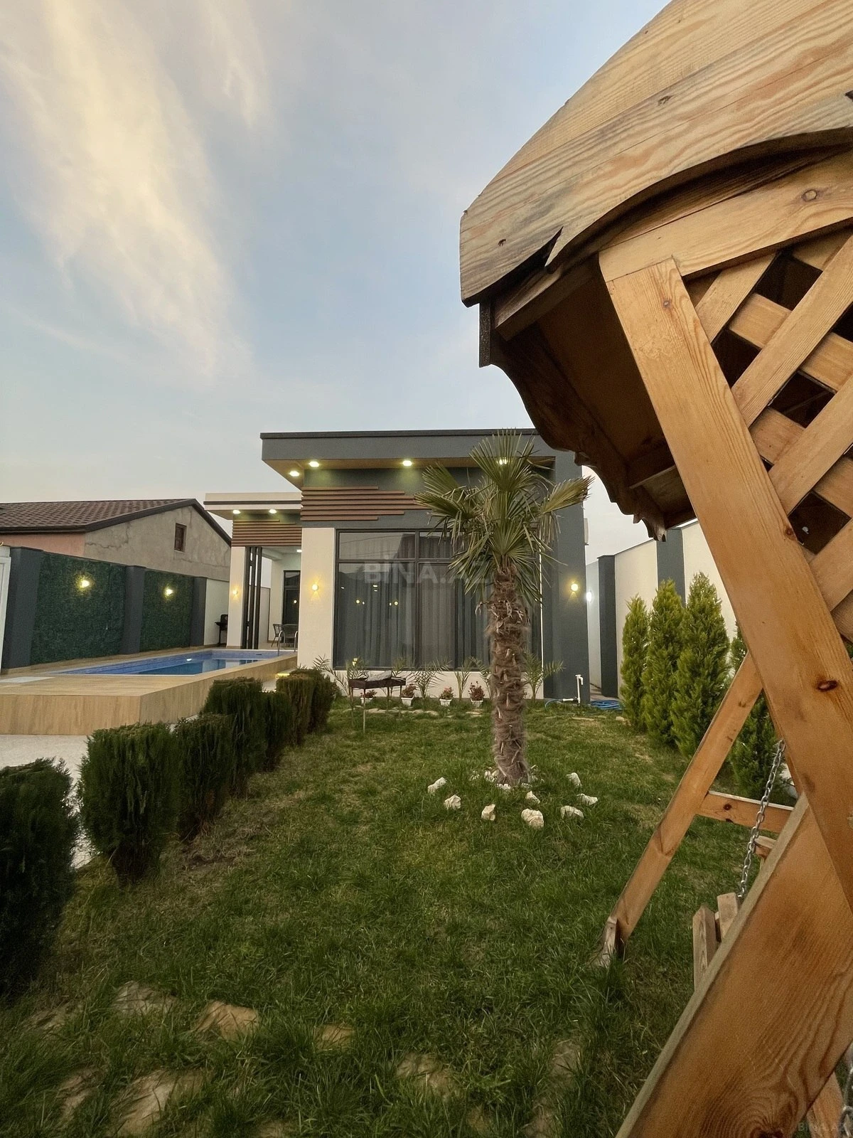 Kirayə verilir 4 otaqlı həyət evi 250 m²