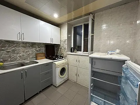 Kirayə verilir 2 otaqlı mənzil 40 m²