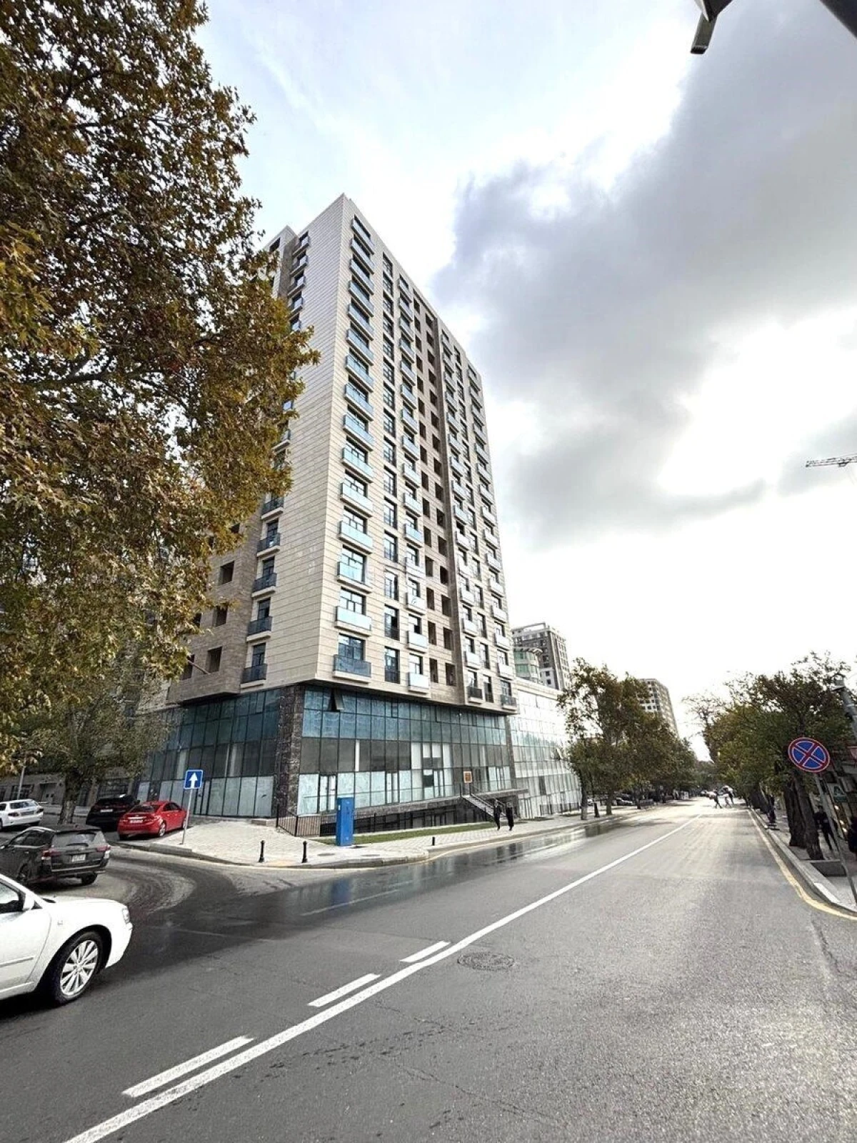 Satılır 4 otaqlı mənzil 149 m²