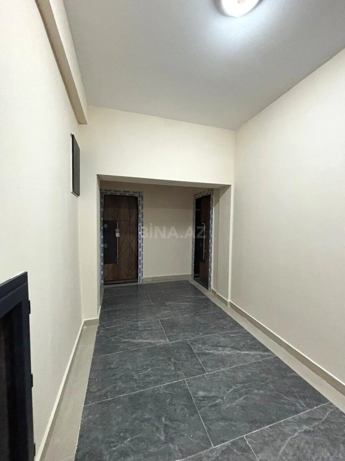 Satılır 4 otaqlı mənzil 149 m²