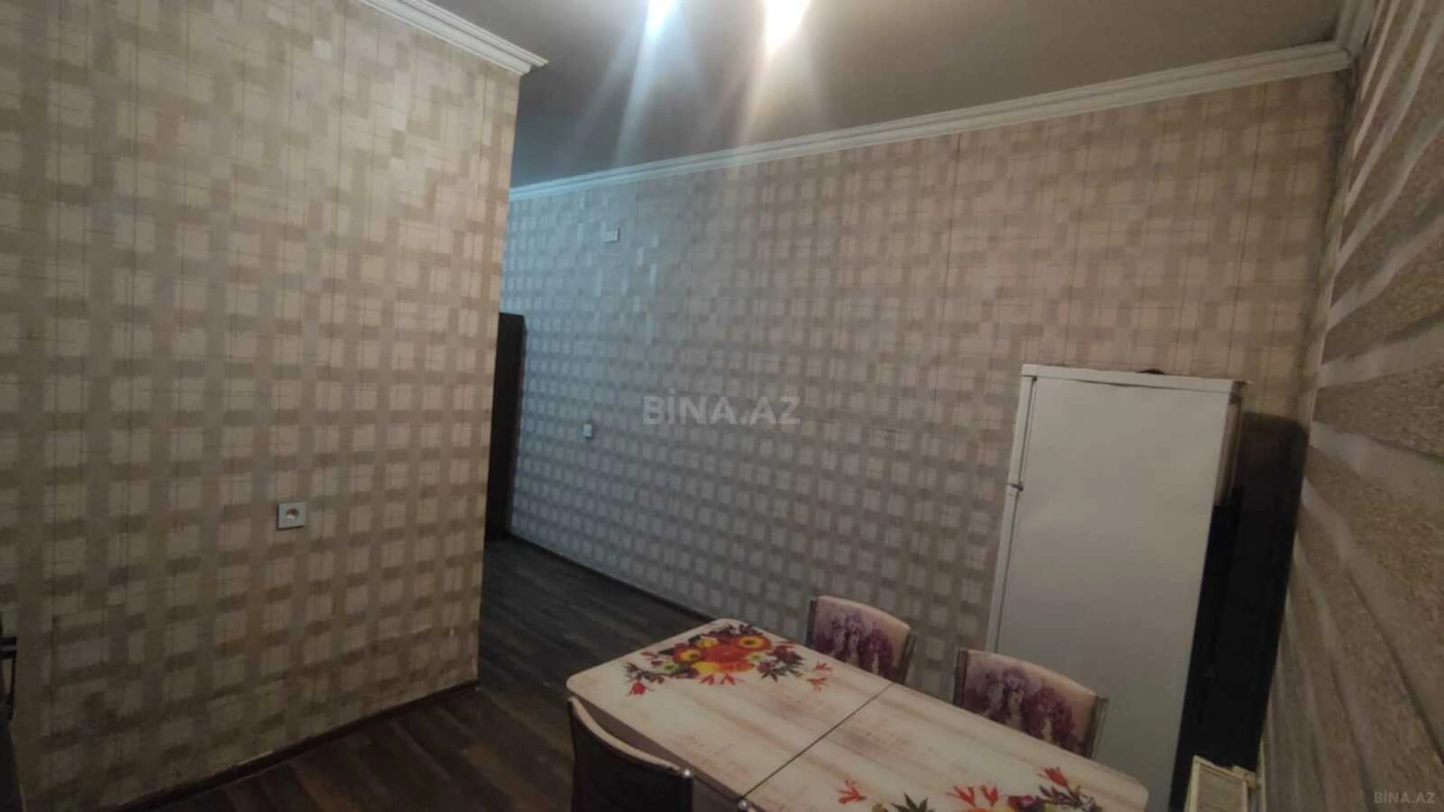 Kirayə verilir 2 otaqlı mənzil 65 m²