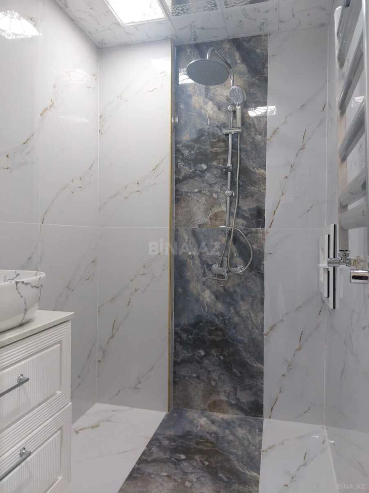 Satılır 3 otaqlı mənzil 93 m²