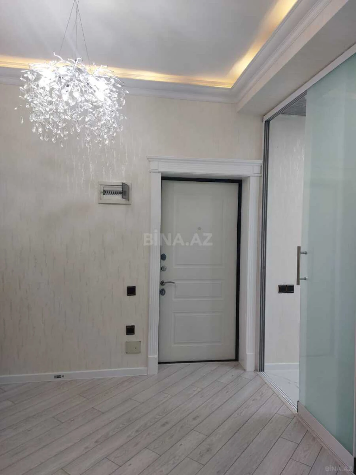 Satılır 3 otaqlı mənzil 93 m²