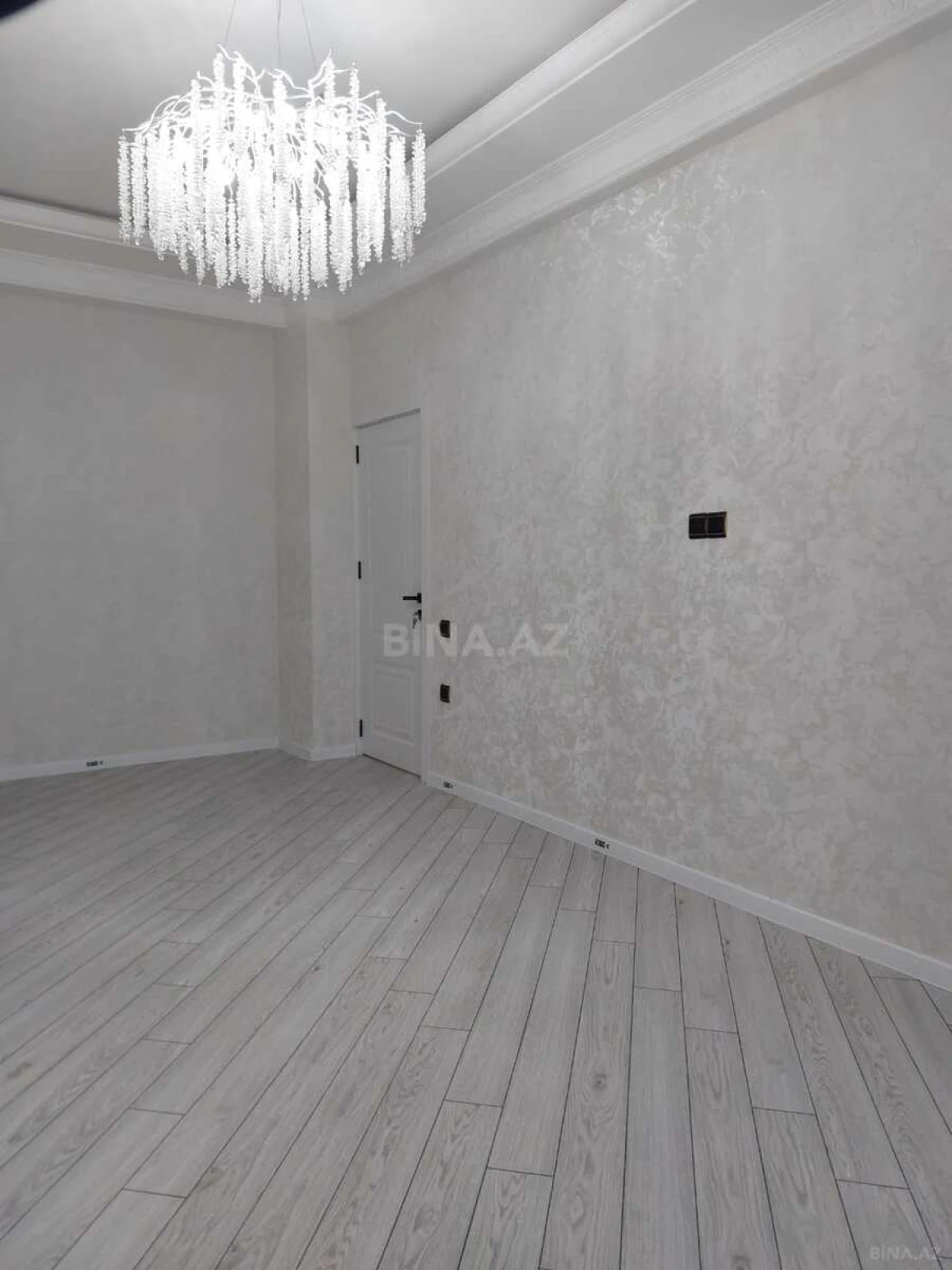 Satılır 3 otaqlı mənzil 93 m²