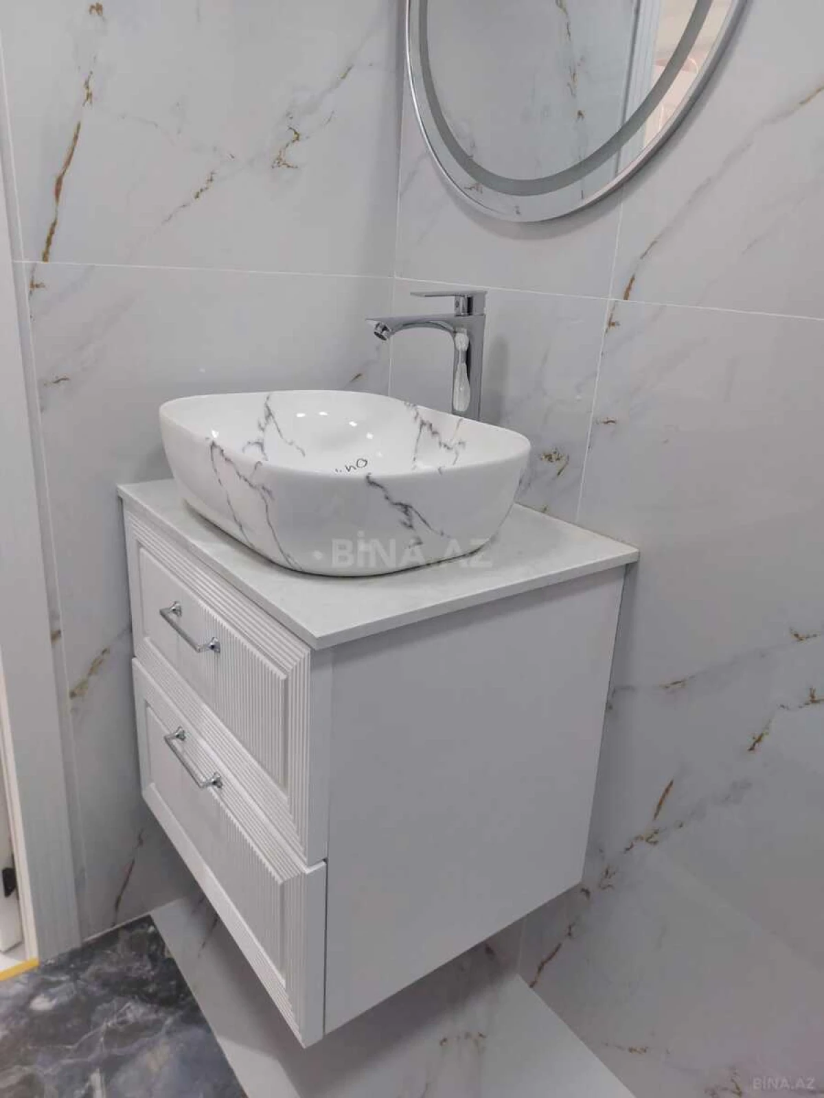 Satılır 3 otaqlı mənzil 93 m²