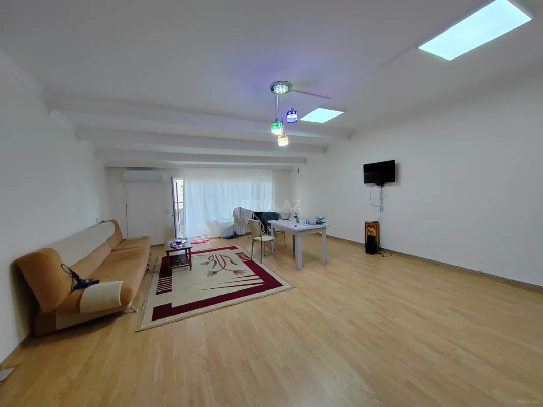 Satılır 3 otaqlı mənzil 106 m²