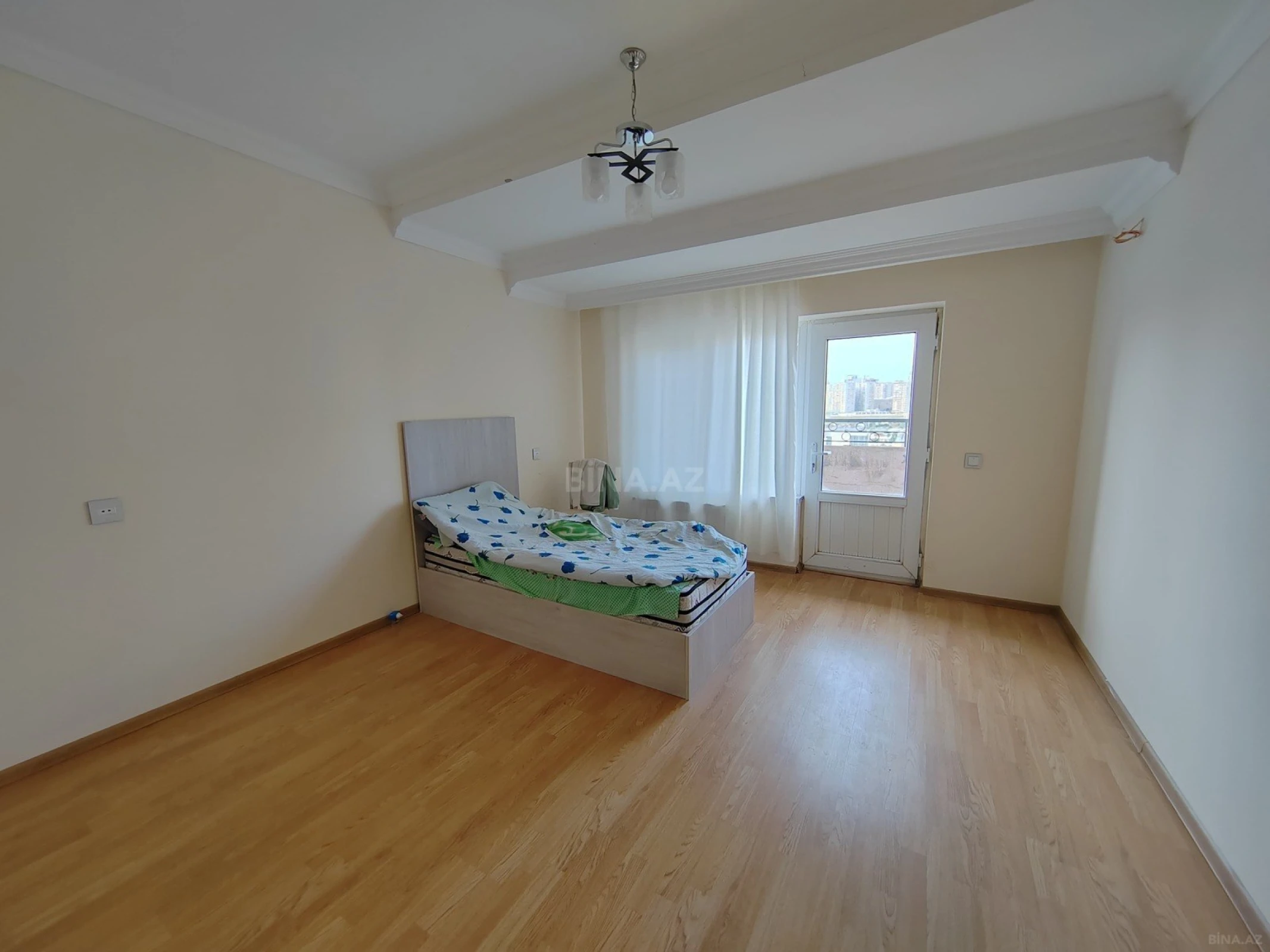 Satılır 3 otaqlı mənzil 106 m²