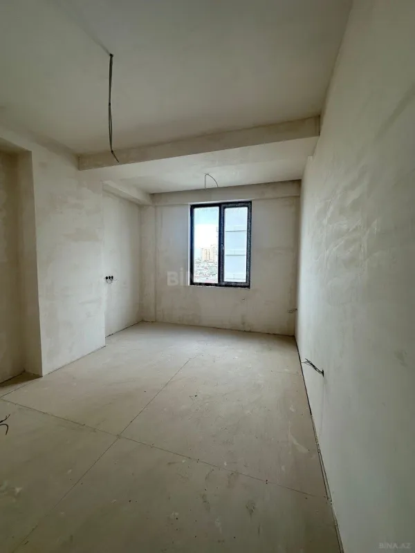 Satılır 4 otaqlı mənzil 151 m²