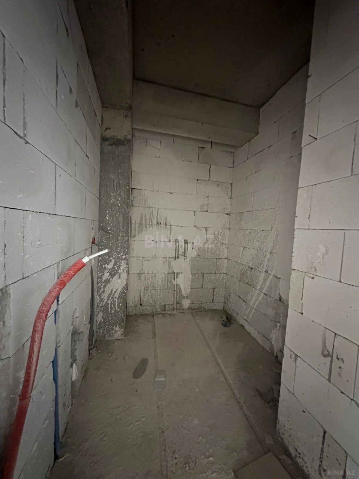 Satılır 4 otaqlı mənzil 151 m²