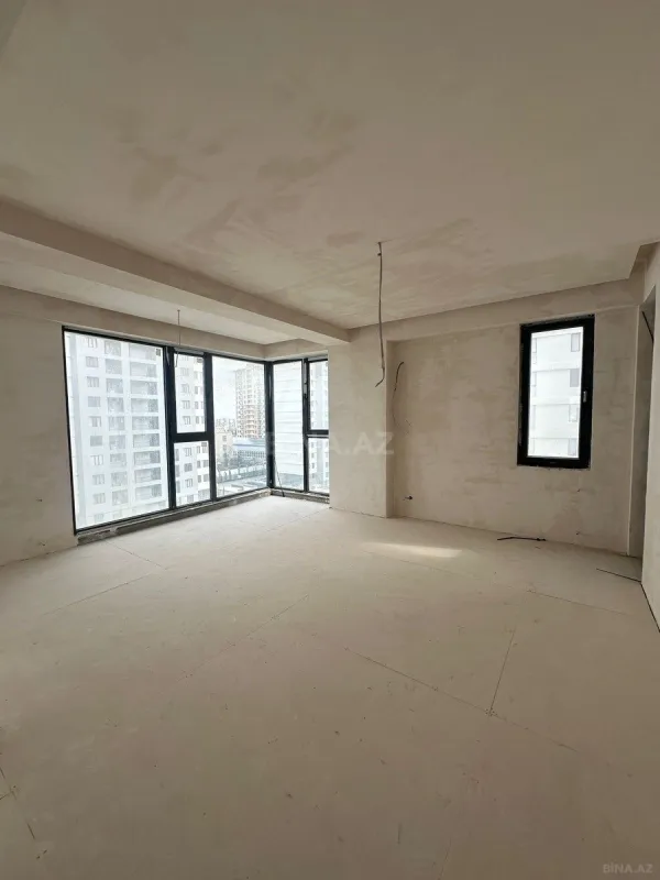 Satılır 4 otaqlı mənzil 151 m²