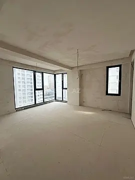Satılır 4 otaqlı mənzil 151 m²