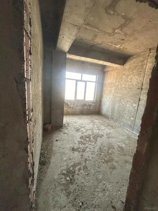 Satılır 3 otaqlı mənzil 130 m²