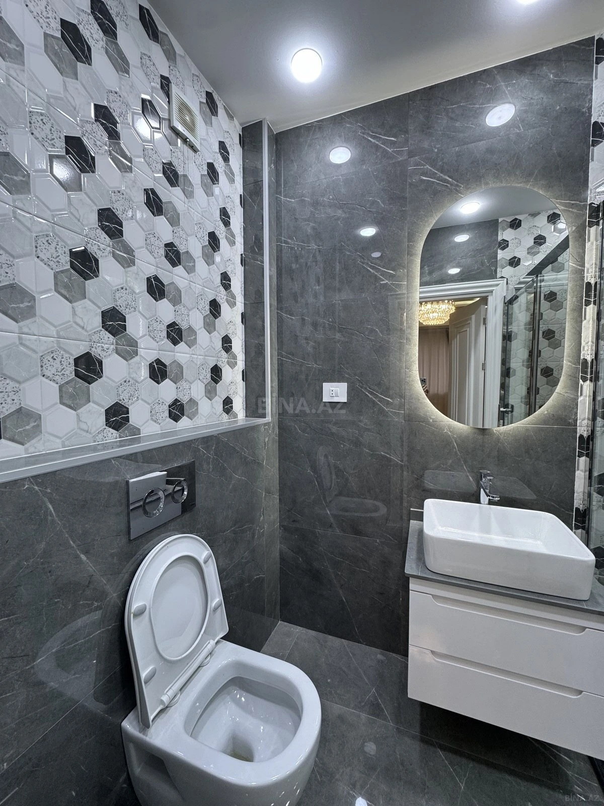Satılır 3 otaqlı mənzil 138 m²