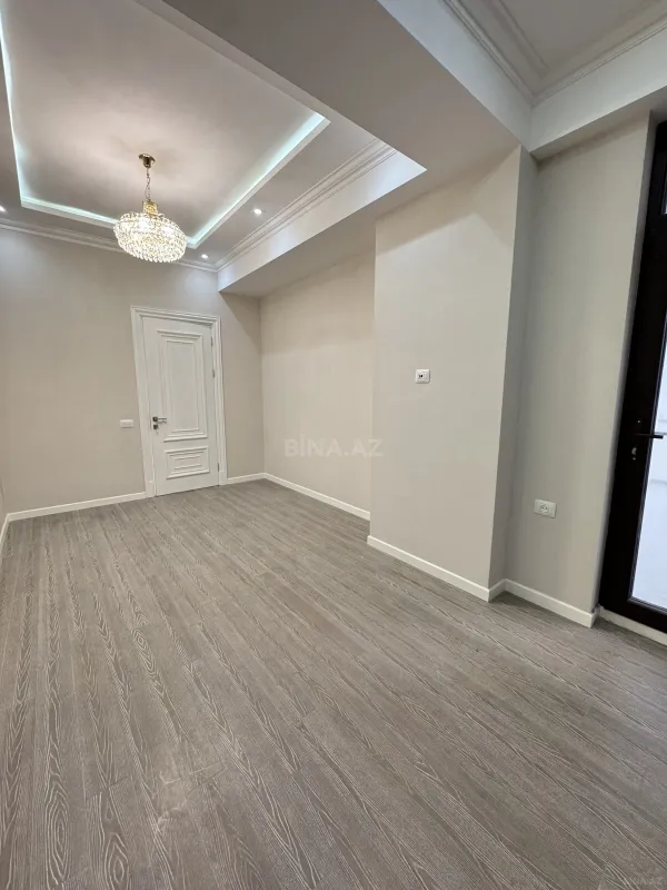Satılır 3 otaqlı mənzil 138 m²