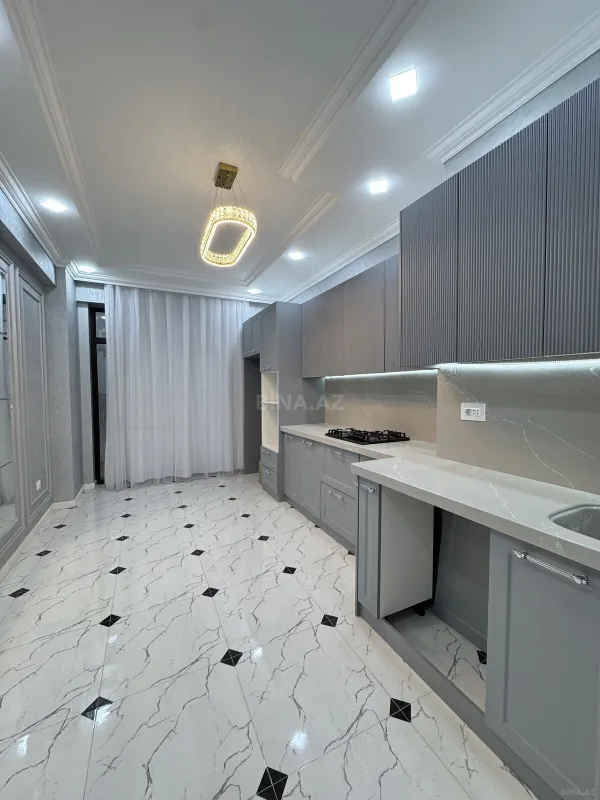 Satılır 3 otaqlı mənzil 138 m²