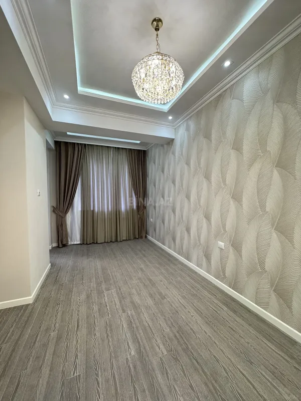 Satılır 3 otaqlı mənzil 138 m²