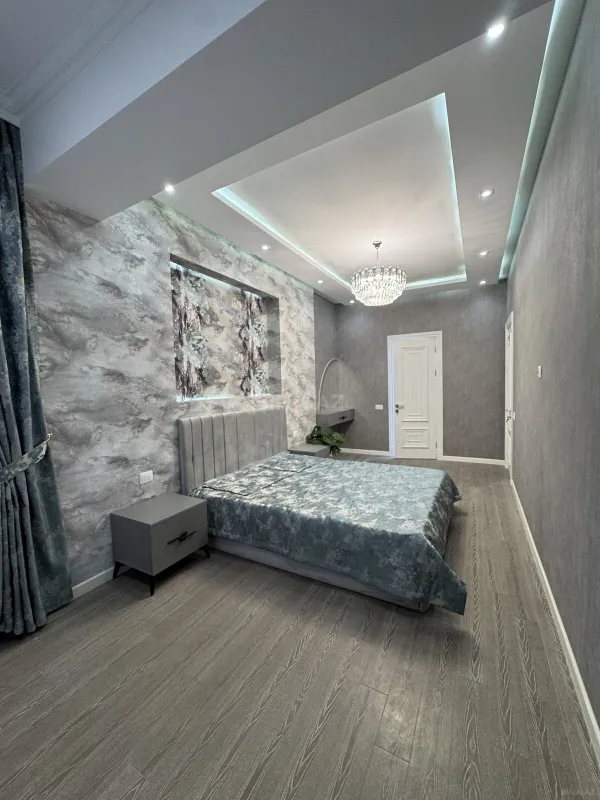 Satılır 3 otaqlı mənzil 138 m²