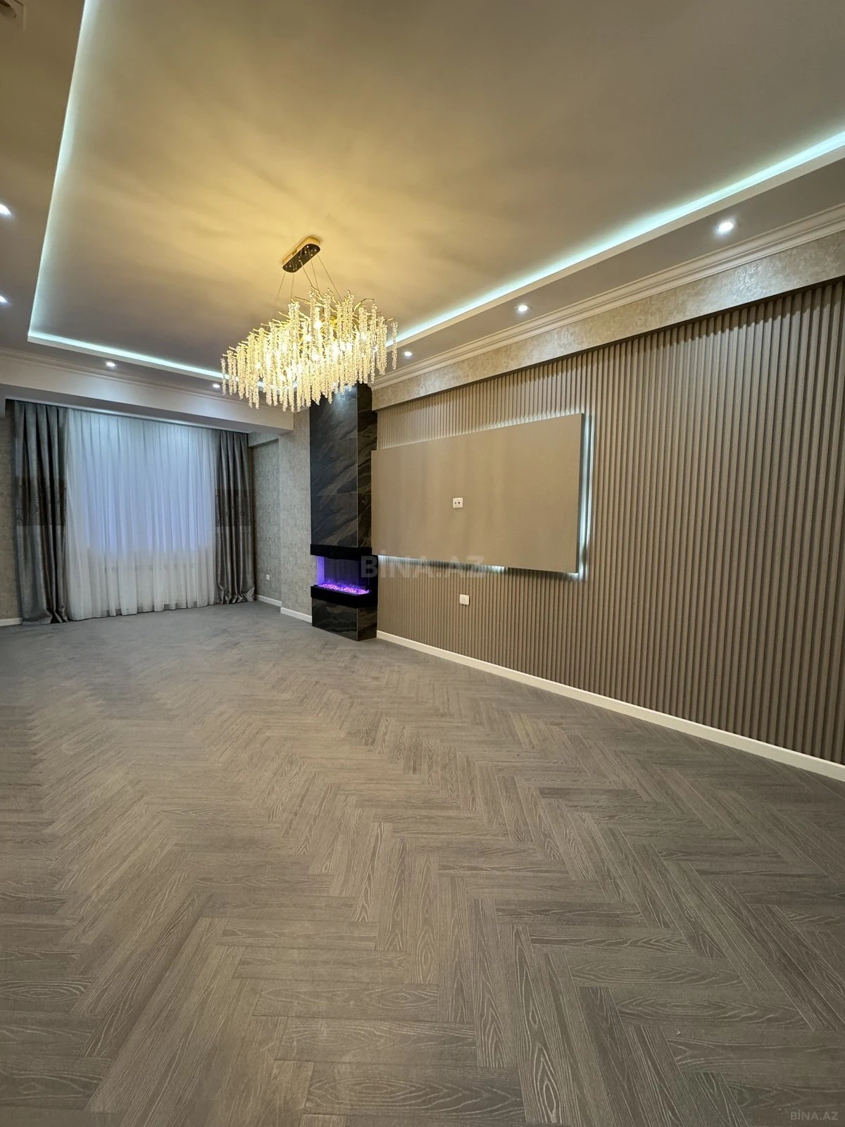 Satılır 3 otaqlı mənzil 138 m²