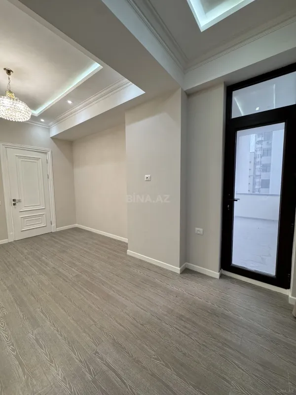 Satılır 3 otaqlı mənzil 138 m²