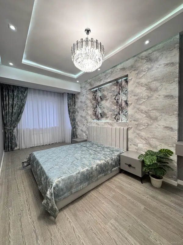 Satılır 3 otaqlı mənzil 138 m²