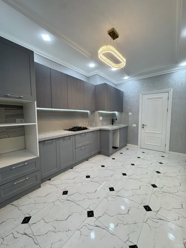 Satılır 3 otaqlı mənzil 138 m²