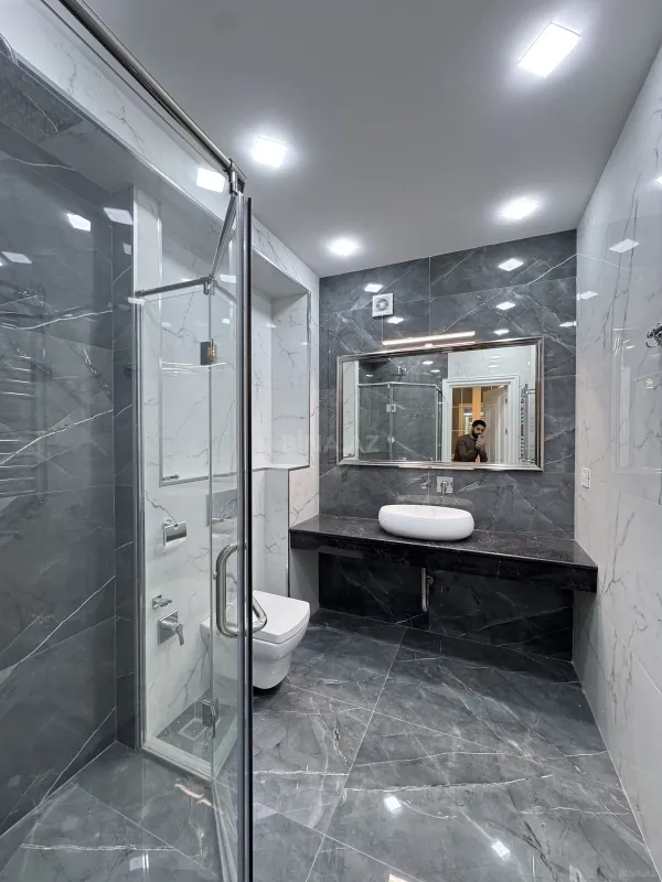 Satılır 3 otaqlı mənzil 138 m²