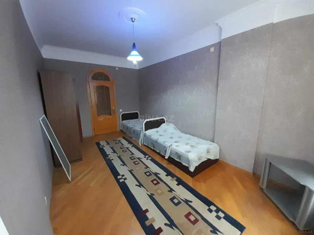 Satılır 3 otaqlı mənzil 128 m²