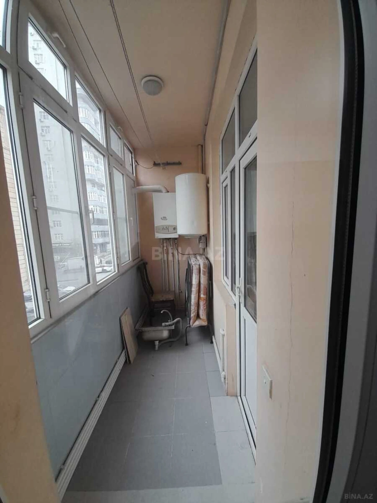 Satılır 3 otaqlı mənzil 128 m²