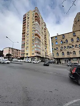 Satılır 3 otaqlı mənzil 128 m²
