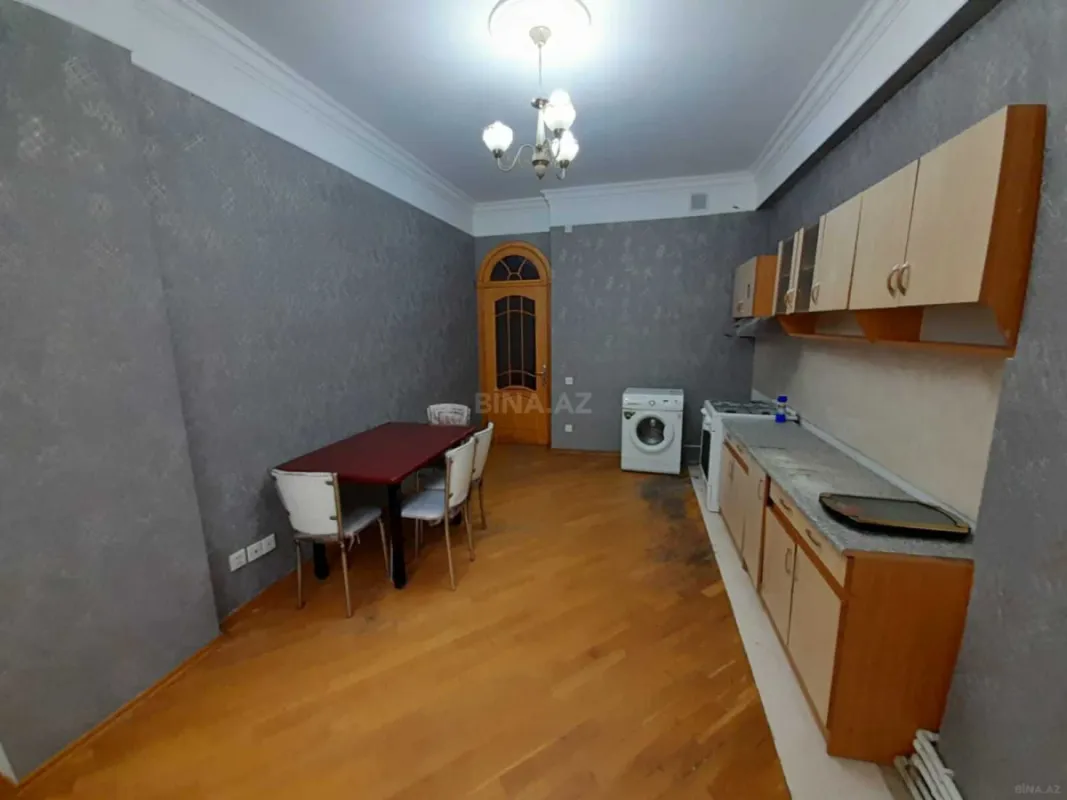 Satılır 3 otaqlı mənzil 128 m²