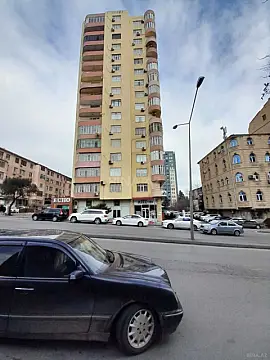 Satılır 3 otaqlı mənzil 128 m² — Bakı 3 otaq 128.00 m²