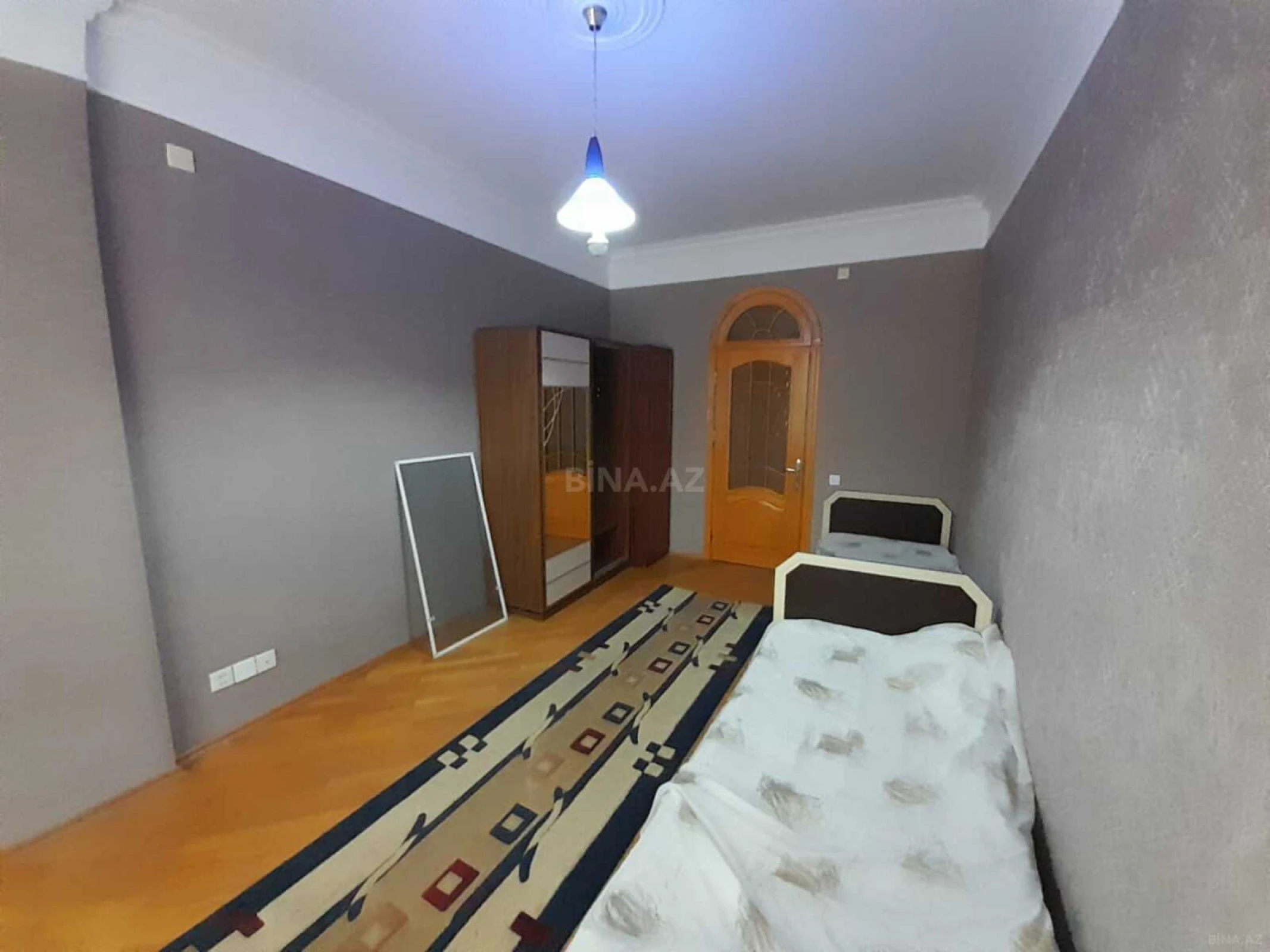 Satılır 3 otaqlı mənzil 128 m²
