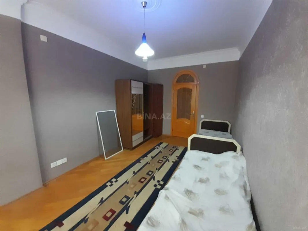 Satılır 3 otaqlı mənzil 128 m²