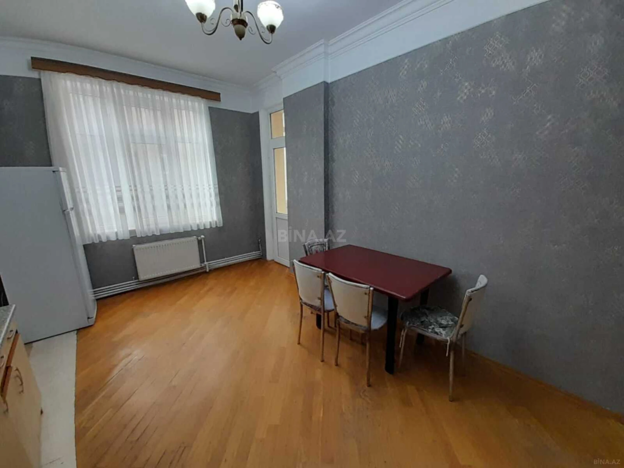 Satılır 3 otaqlı mənzil 128 m²